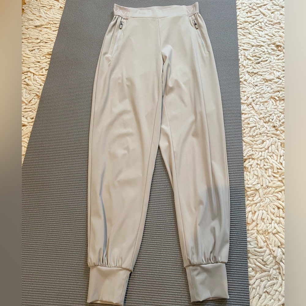 Comfortable beige joggers - Picture 3 of 4